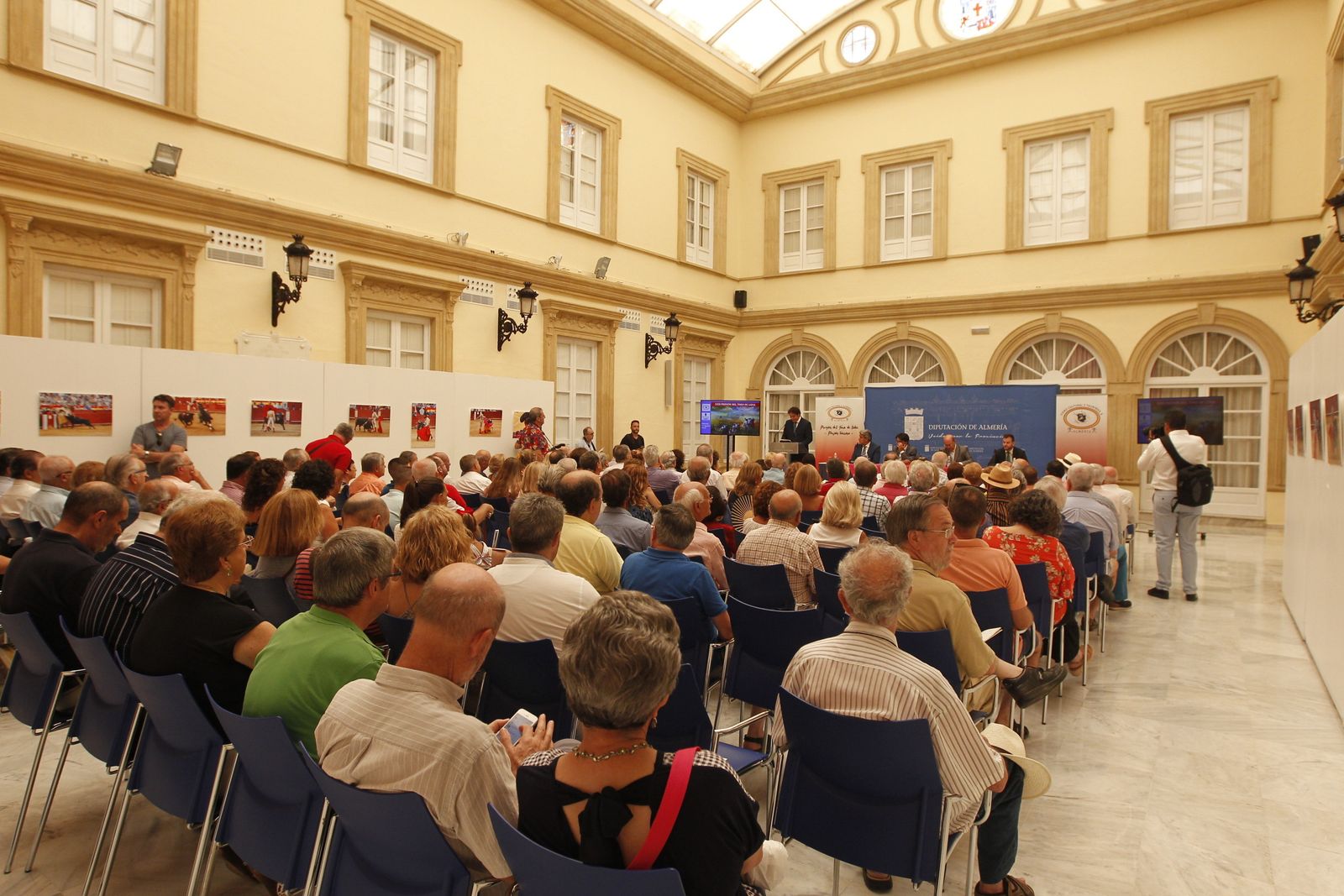 Fotogalería Pregón del Toro de Lidia. Feria de Almería 2019