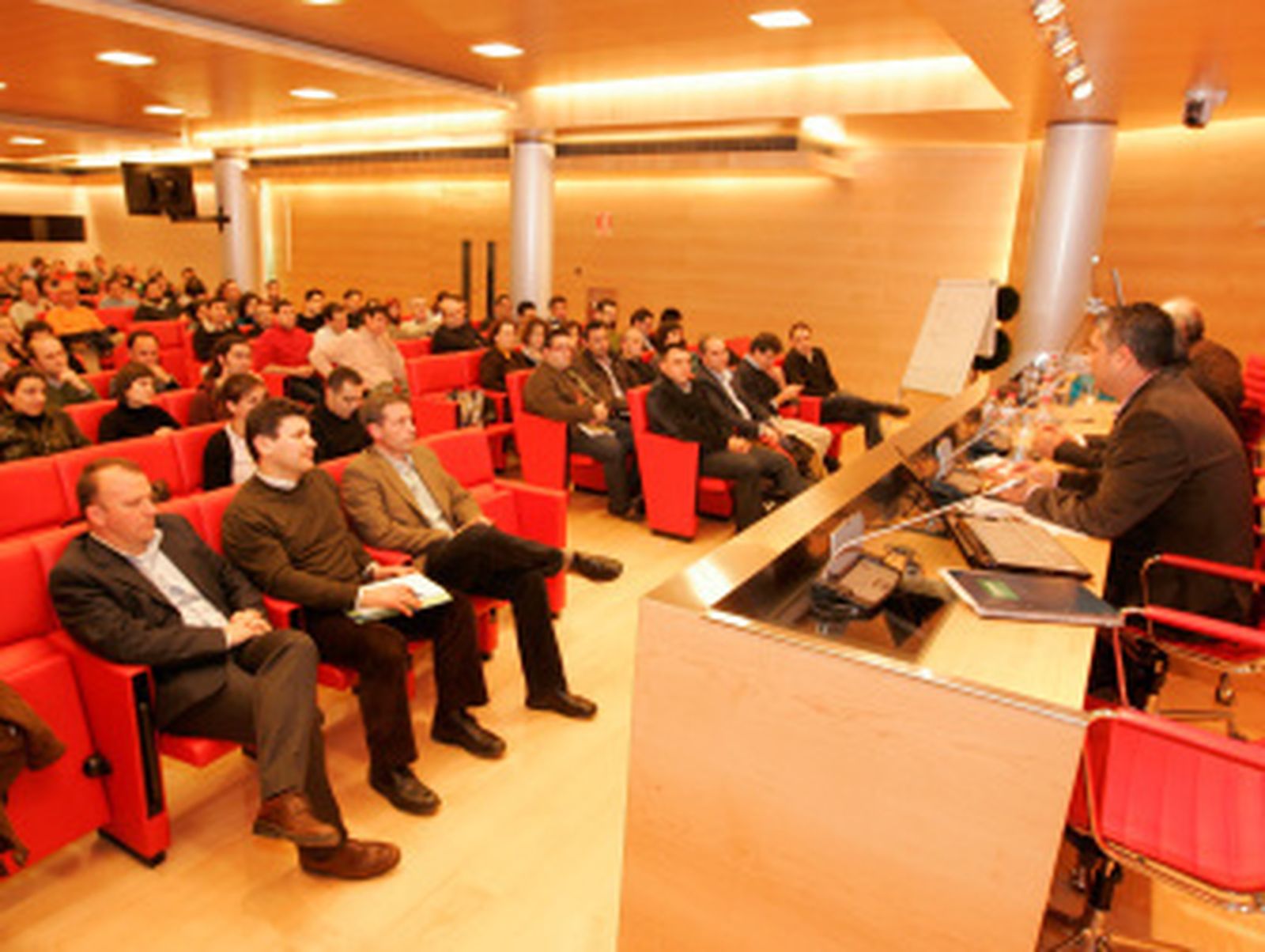 Control biológico de Tuta, más eficaz que el químico a igual coste