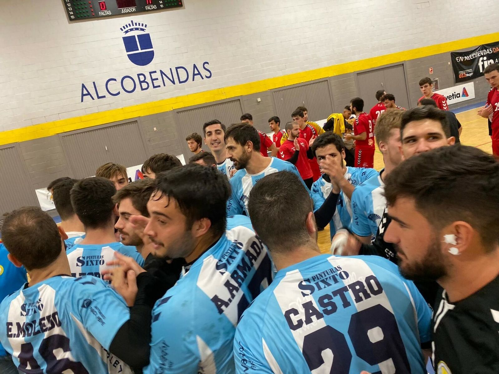 El Ciudad de Málaga celebra el triunfo.