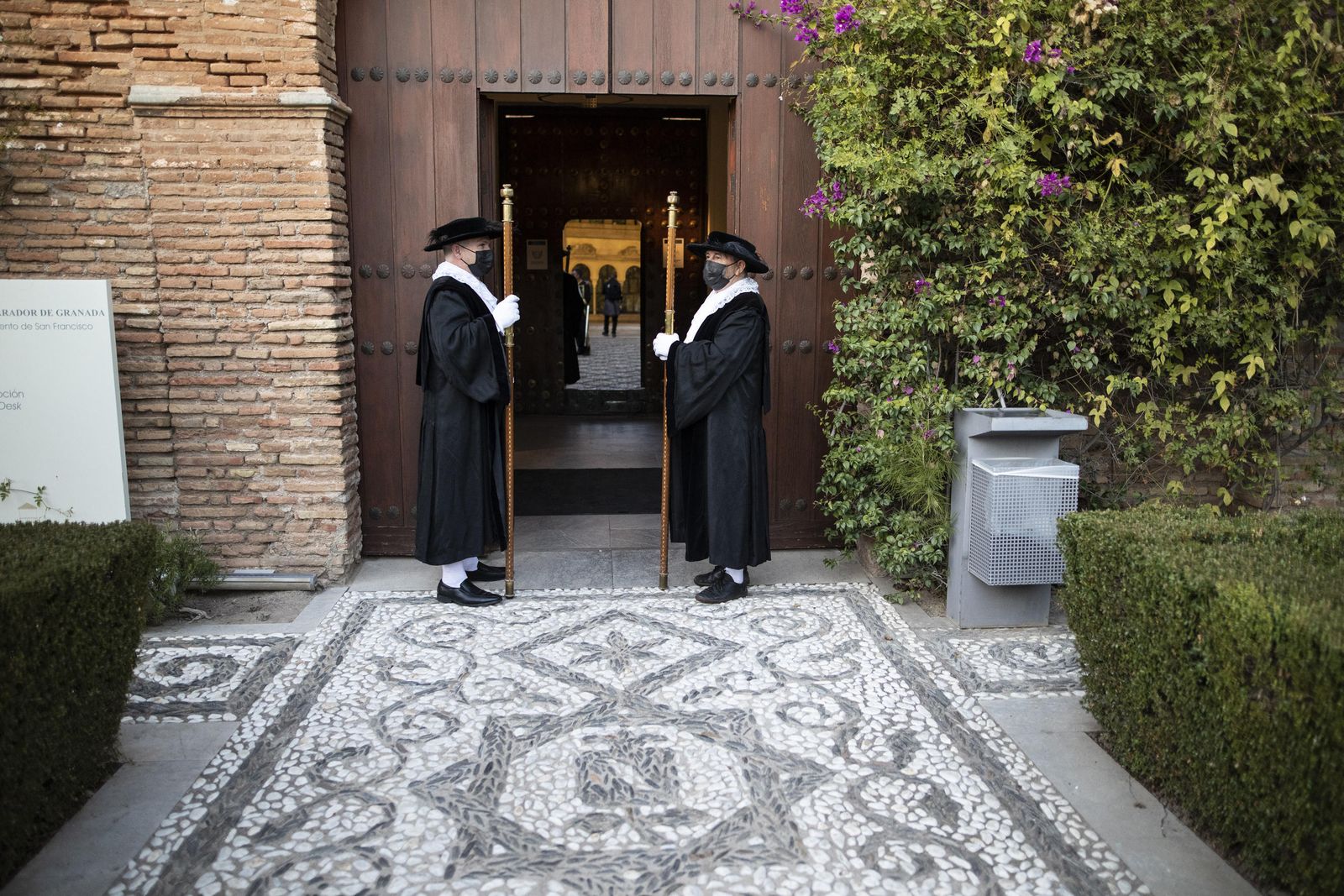 Fotos: el homenaje del quinto centenario del traslado de los restos de los Reyes Católicos