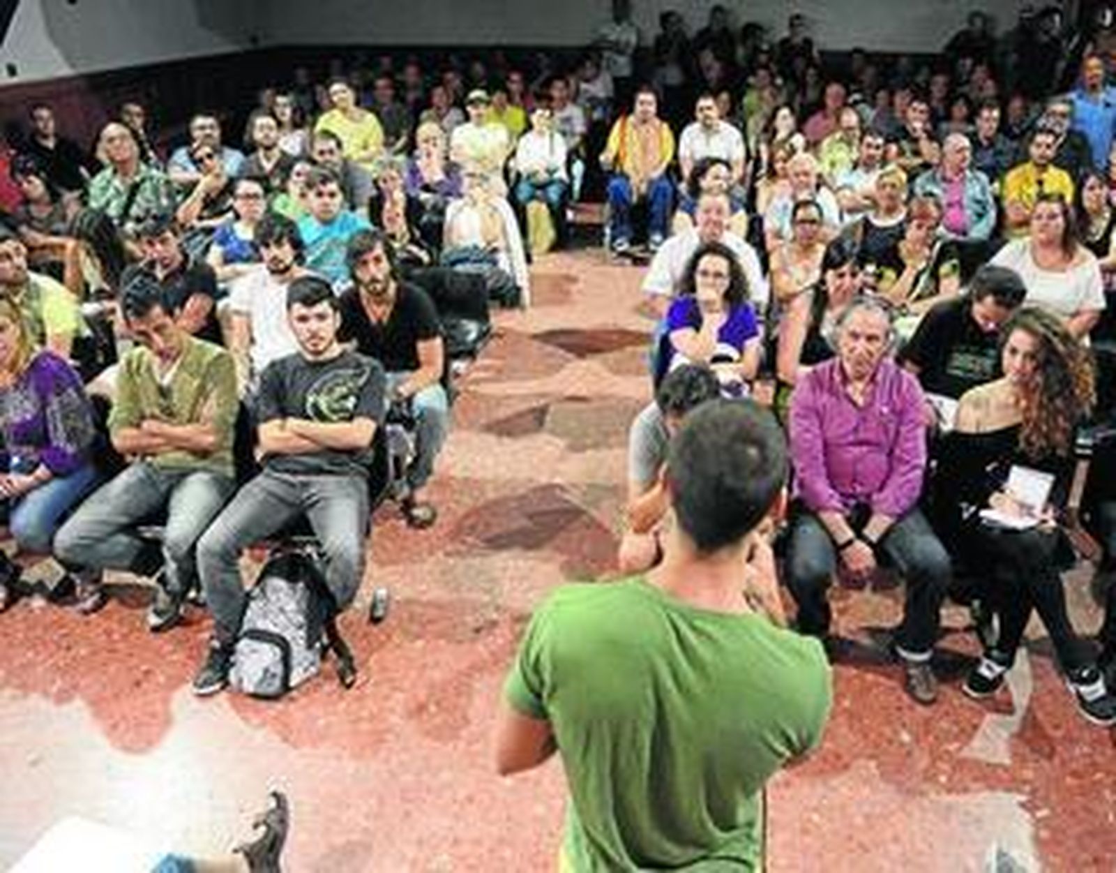 Asamblea de Podemos Cádiz celebrada en junio y en la que se decidió por aclamación concurrir a las municipales.