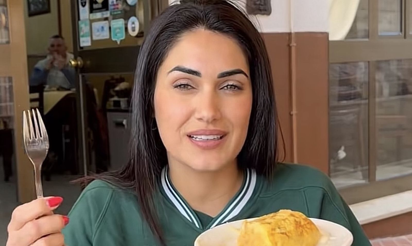 "Como con Mimi" vuelve a Huelva para reabrir el debate, con la supuesta mejor tortilla de España: ¿Con o sin cebolla?