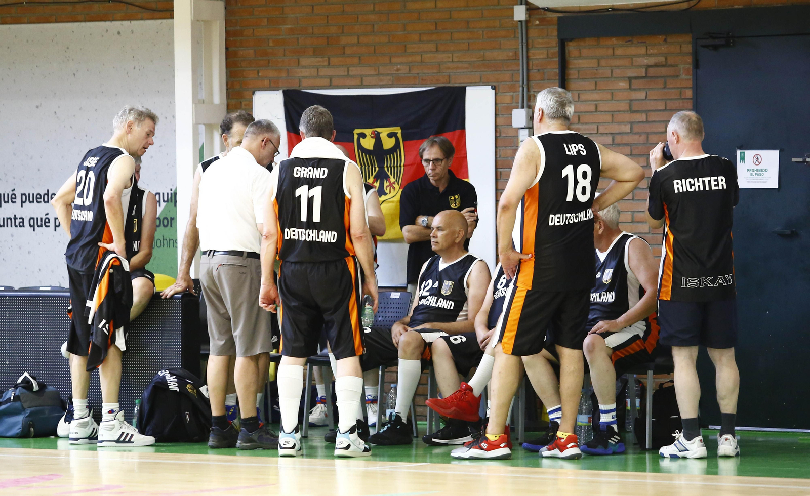 El debut del Unicaja +60 en el FIMBA, en fotos