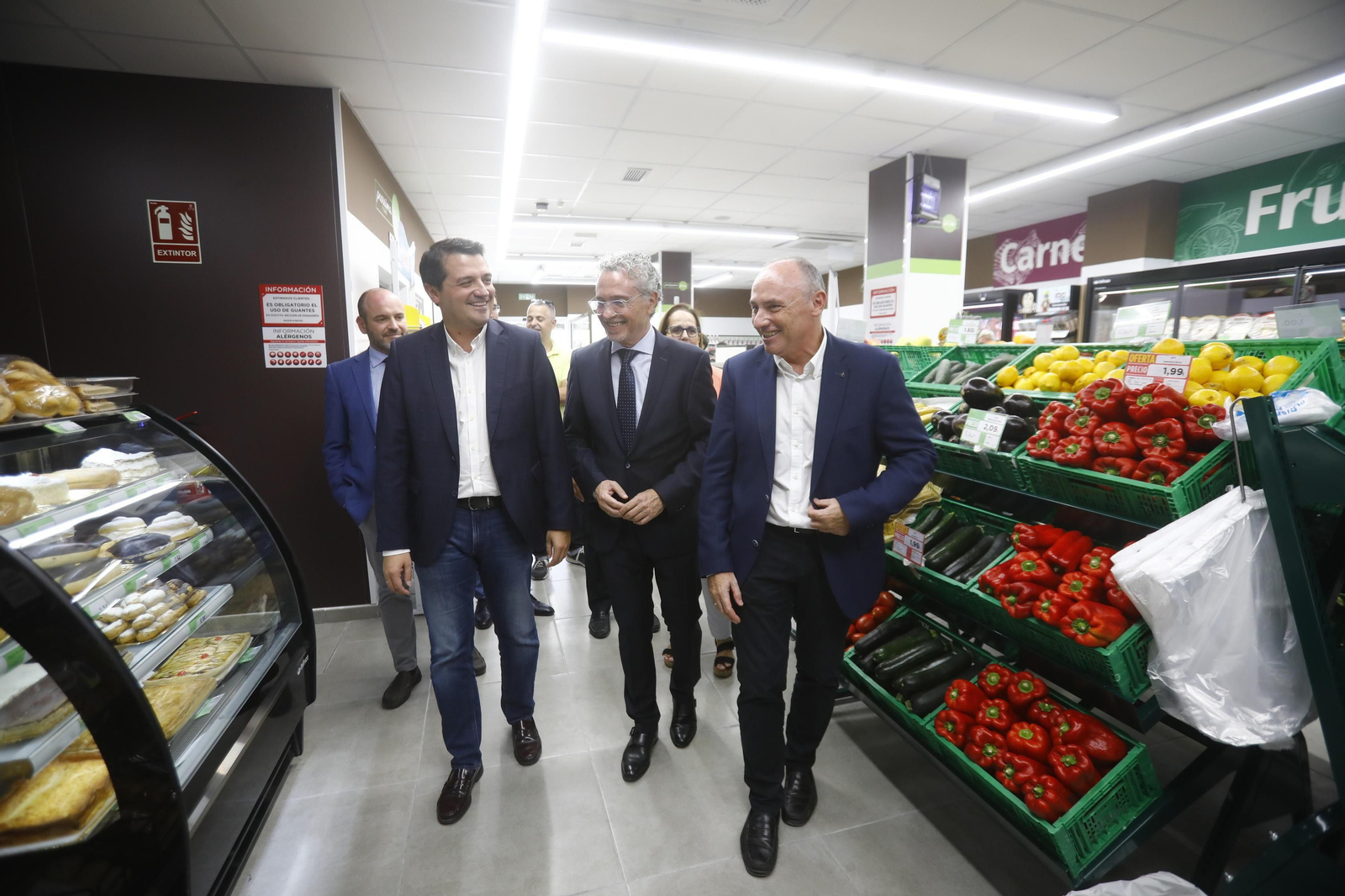 Las imágenes de la apertura del primer supermercado de Andalucía estionado por personas con discapacidad