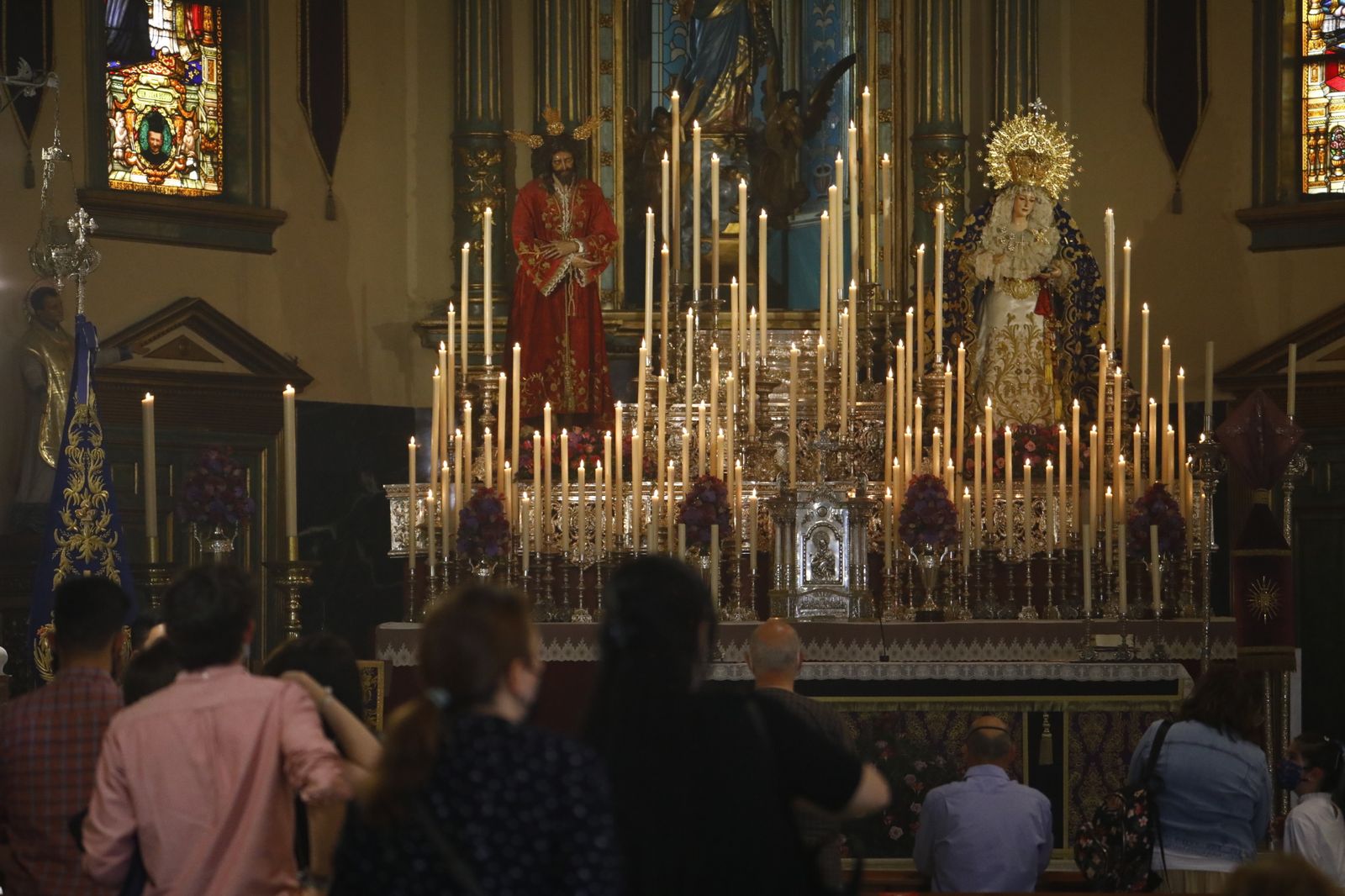 Nuestro Padre Jesús, Divino Salvador, en su Prendimiento y la Virgen de la Piedad.