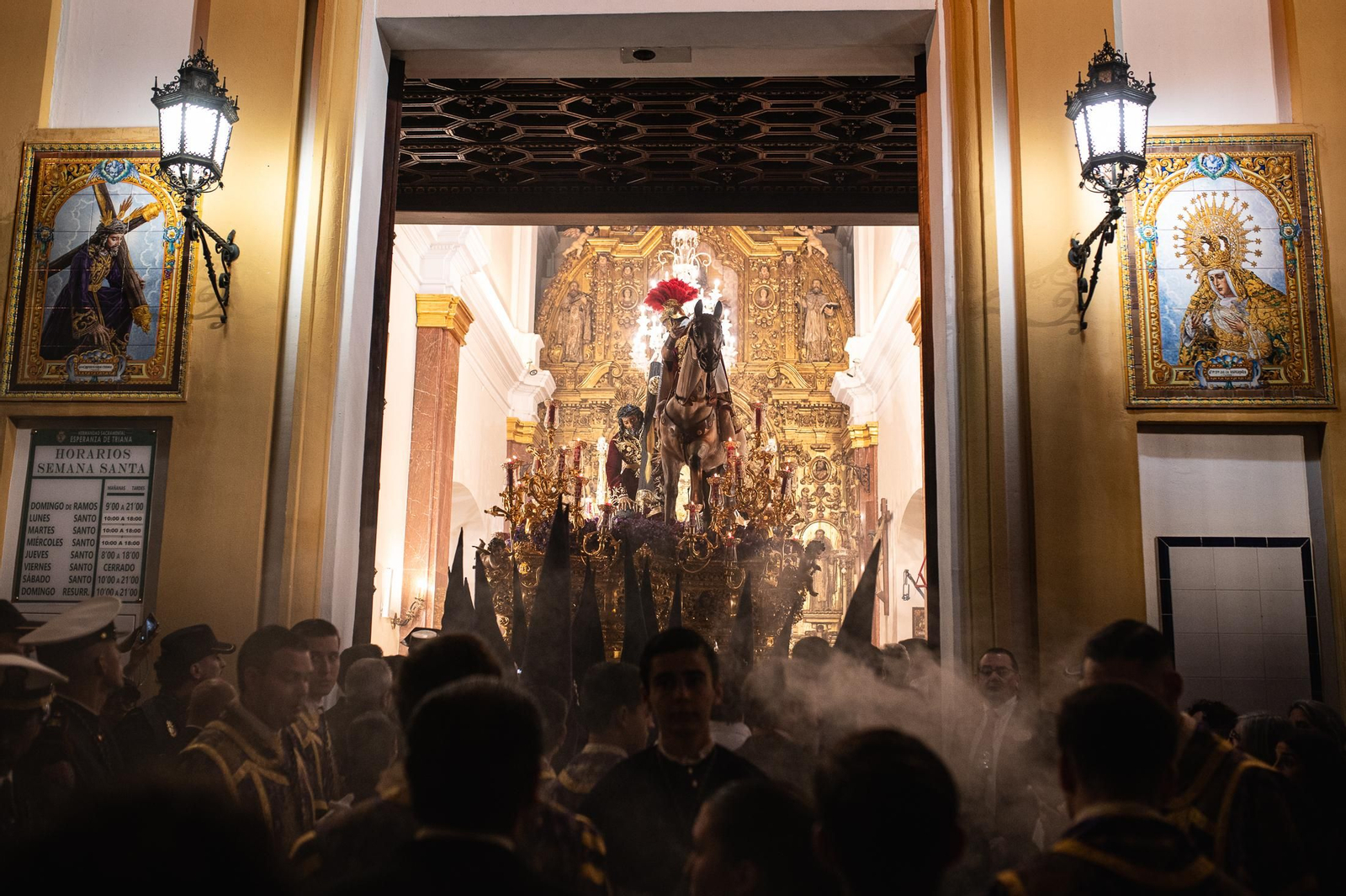 La Hermandad de la Esperanza de Triana en la Semana Santa de Sevilla 2025