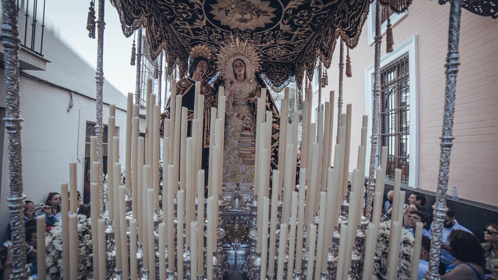 El palio de Dolores y Misericordia