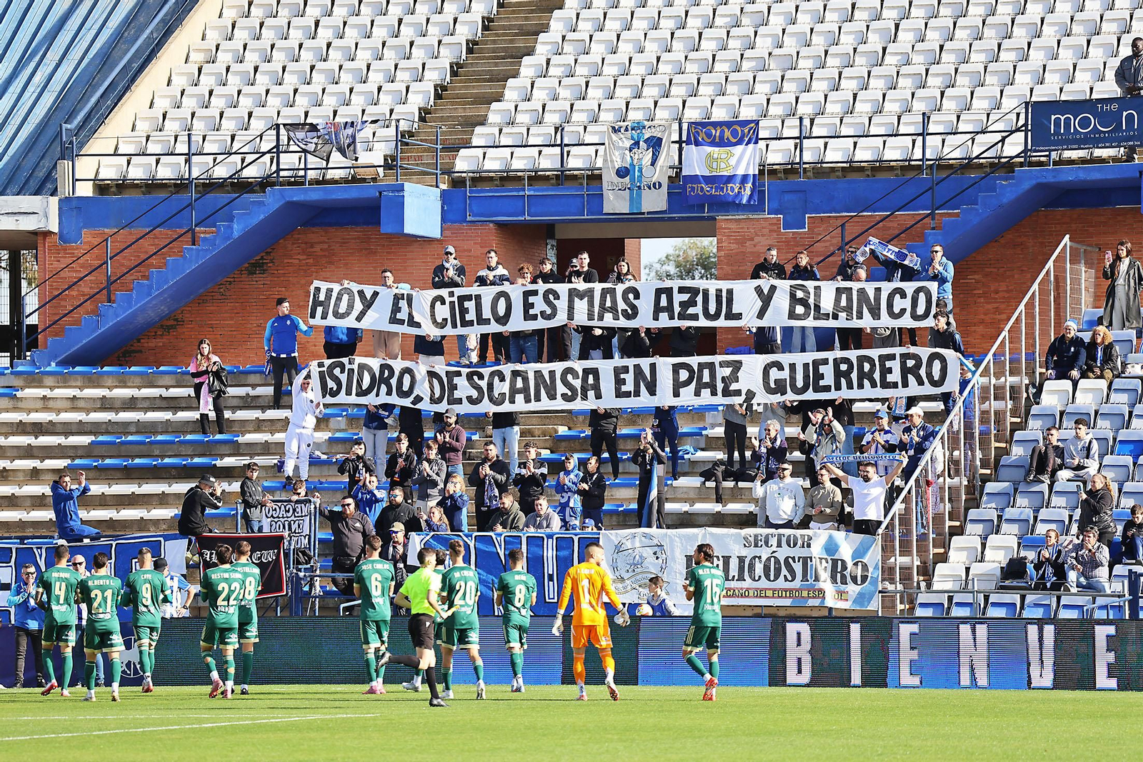 Búscate en las gradas en el Nuevo Colombino en el Recreativo de Huelva - Atlético Antoniano