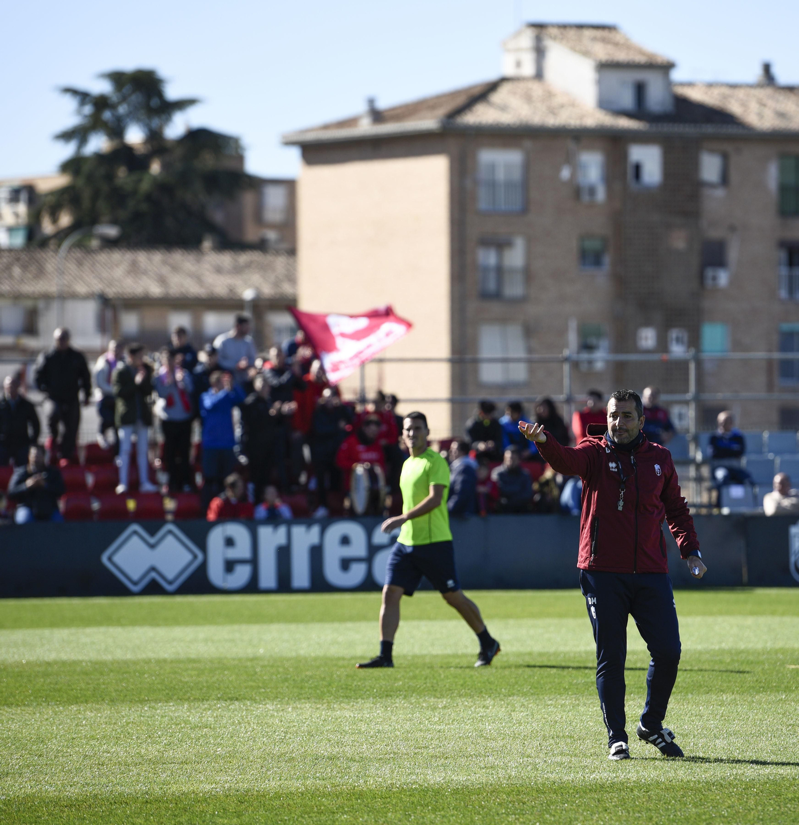 Diego Martínez dirige un entrenamiento del Granada Diego Martínez dirige un entrenamiento del Granada