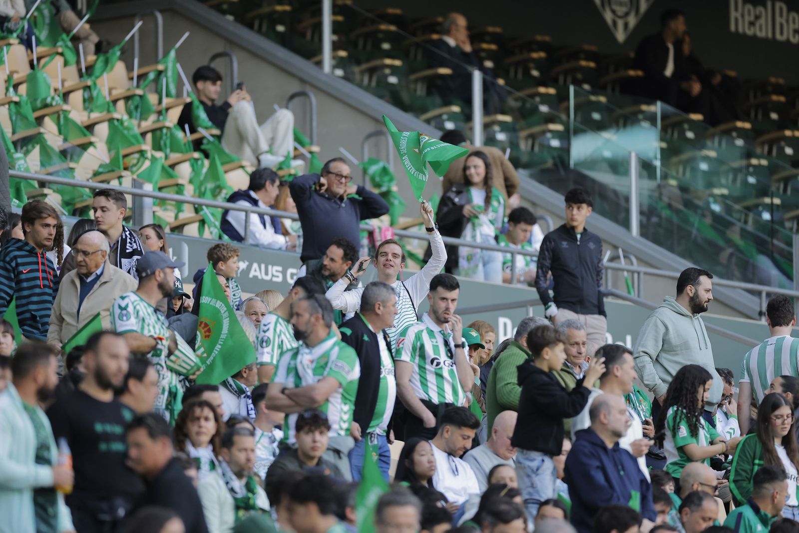 Búscate en las fotos del Betis - Sevilla