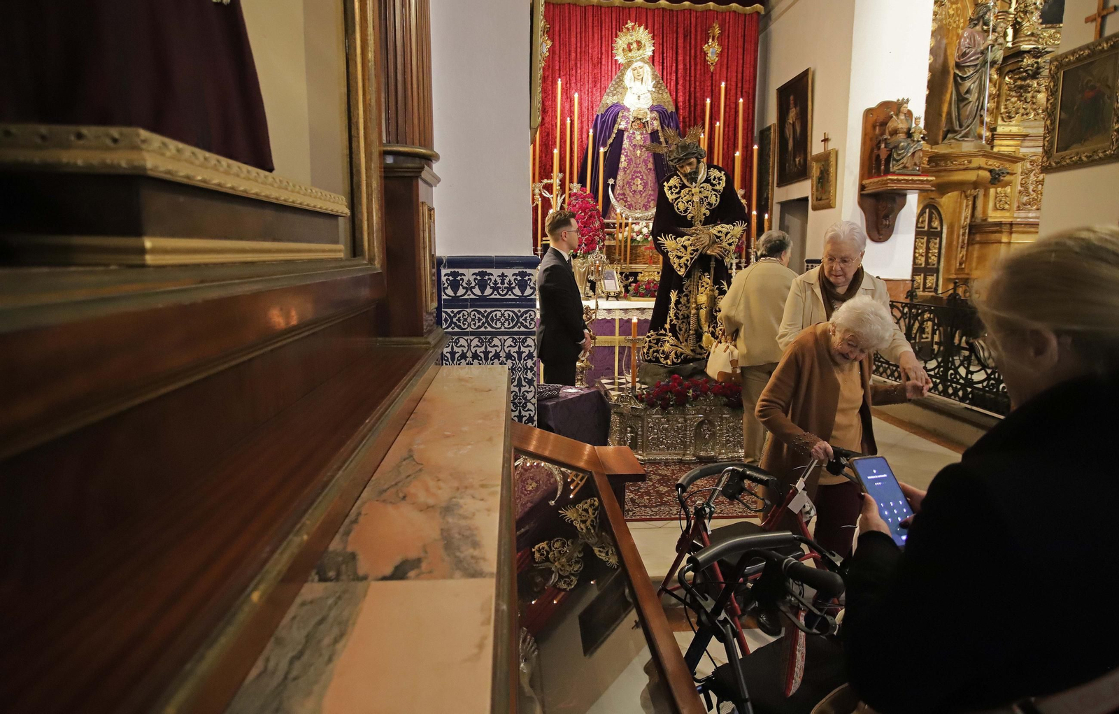 El Solemne besamanos a Jesús del Gran Poder de La Línea, en imágenes