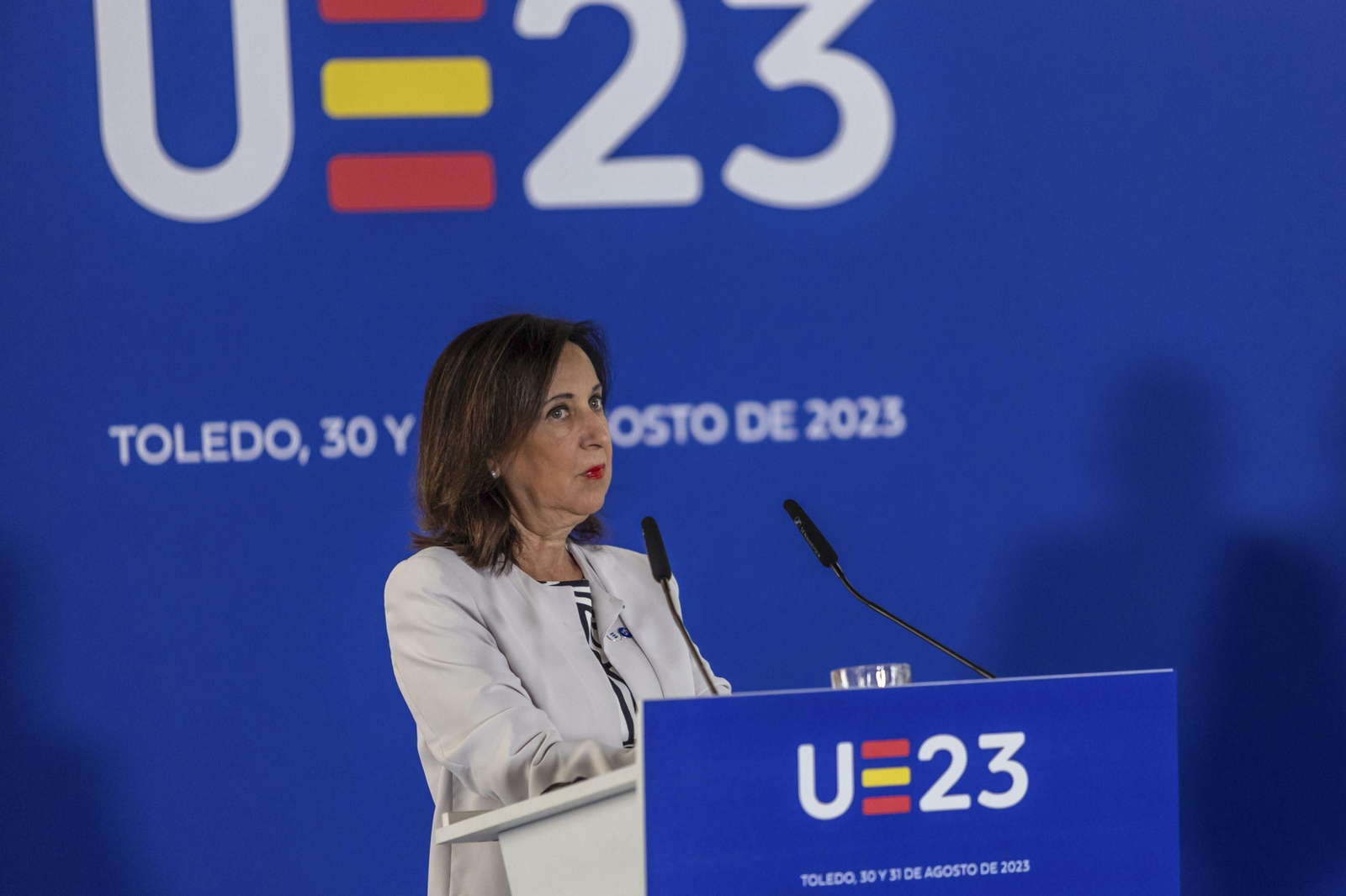 Margarita Robles explica a los medios las conclusiones de la reunión con sus homólogos europeos.