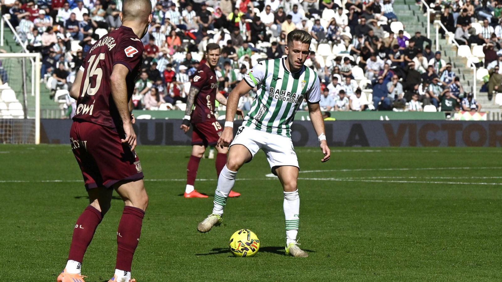 Isma Ruiz, uno de los baluartes en el sistema defensivo del Córdoba CF.