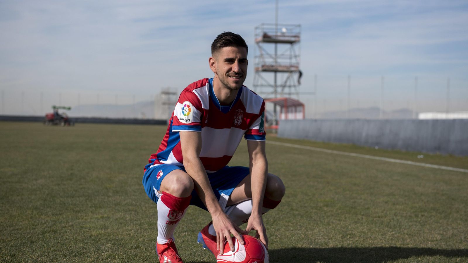 Dani Ojeda entrenó este martes por primera vez con su nueva equipo.
