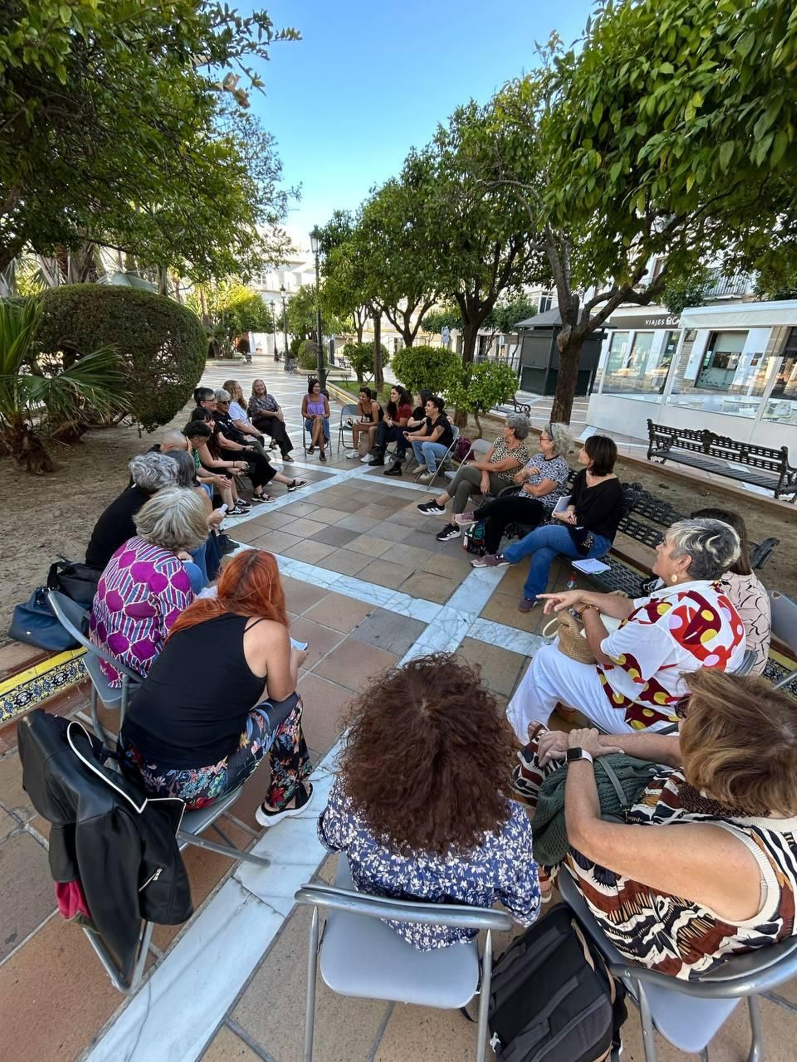 El encuentro de colectivos feministas, en la plaza Isaac Peral.