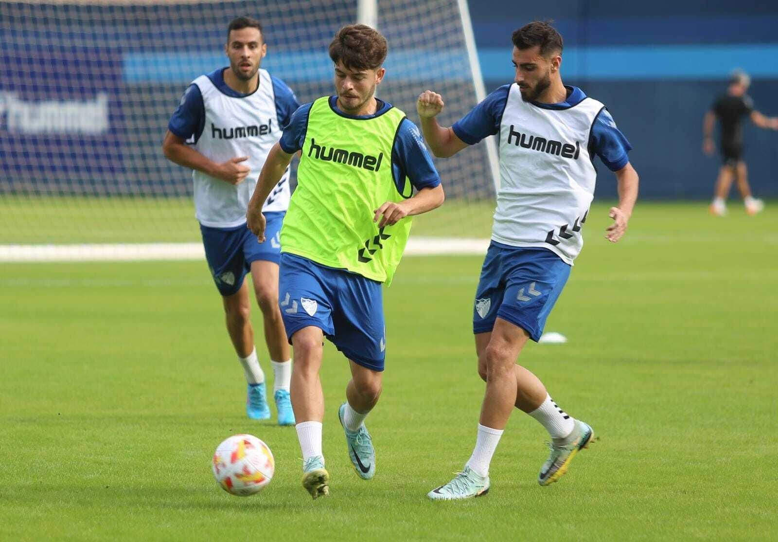 Galería: El Málaga CF ya apunta al Peña Deportiva