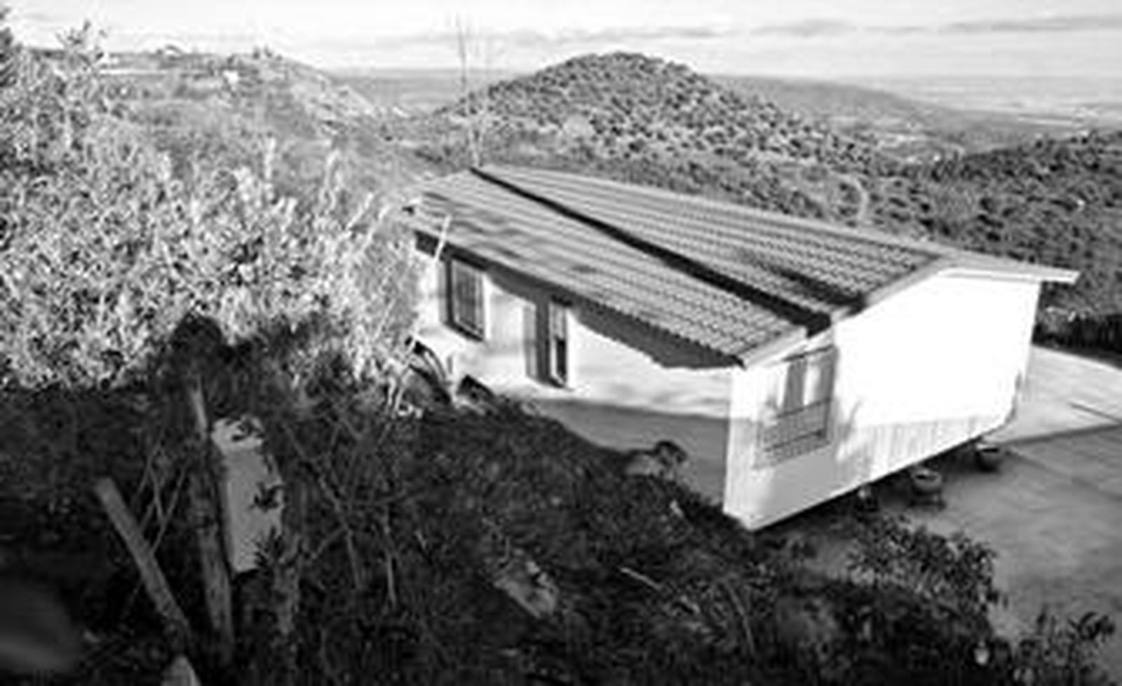 La vivienda prefabricada colocada en el Cerro San  Cristóbal.