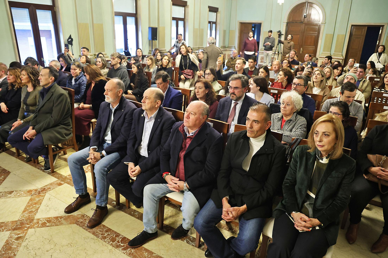 Imágenes de la Coronación de sus Majestades los Reyes Magos de Huelva 2025