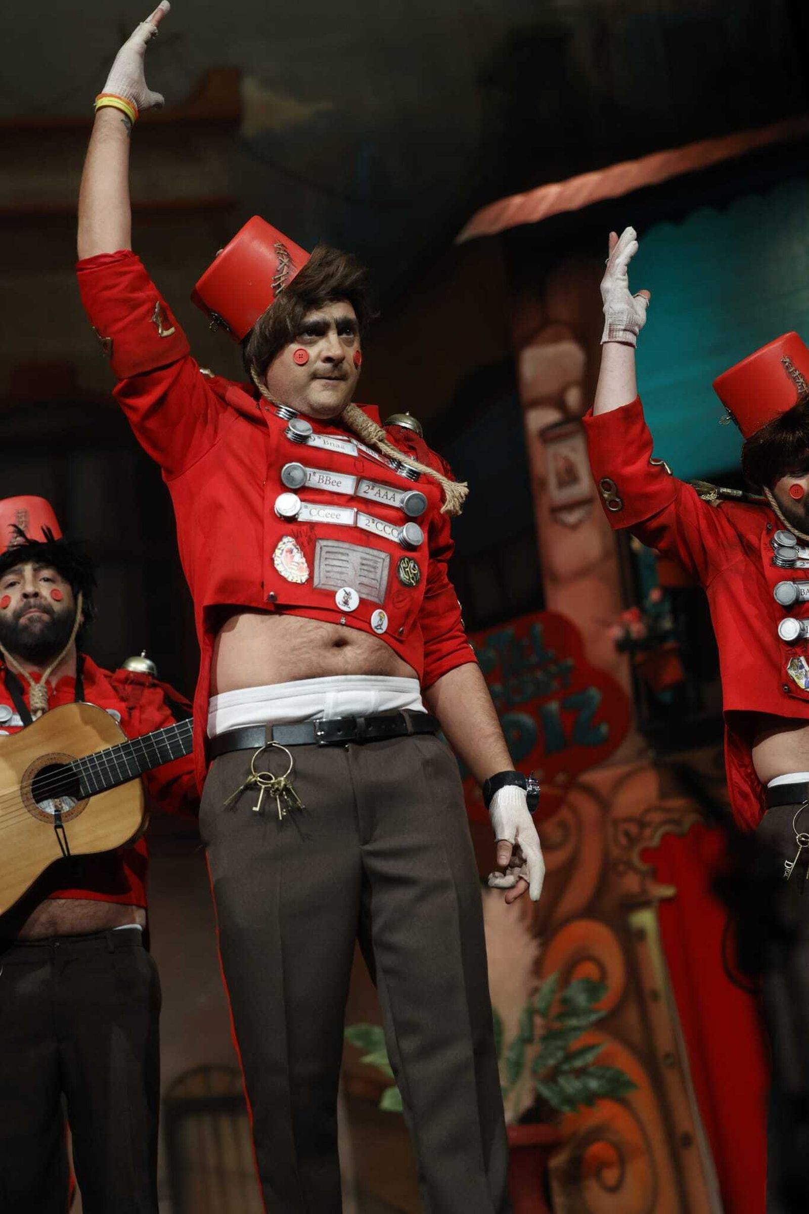 Chirigota 'Hotel resort y Cadi, aquí tiene usté su casa'.