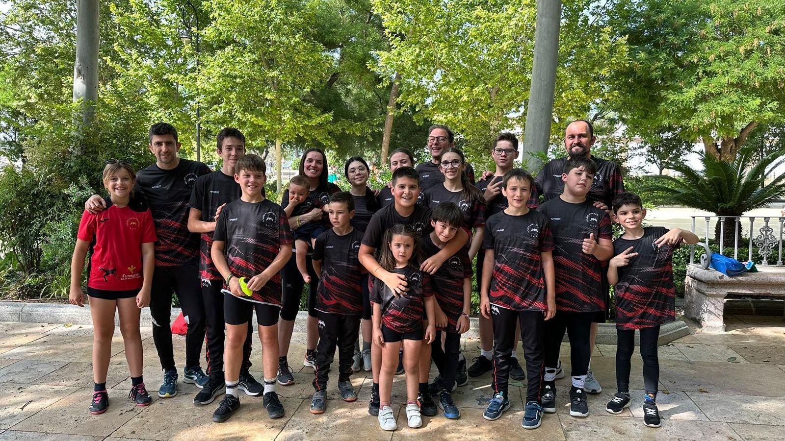Equipo del Grupo de Espeleología de Villacarrillo, participante en la cita de Antequera.