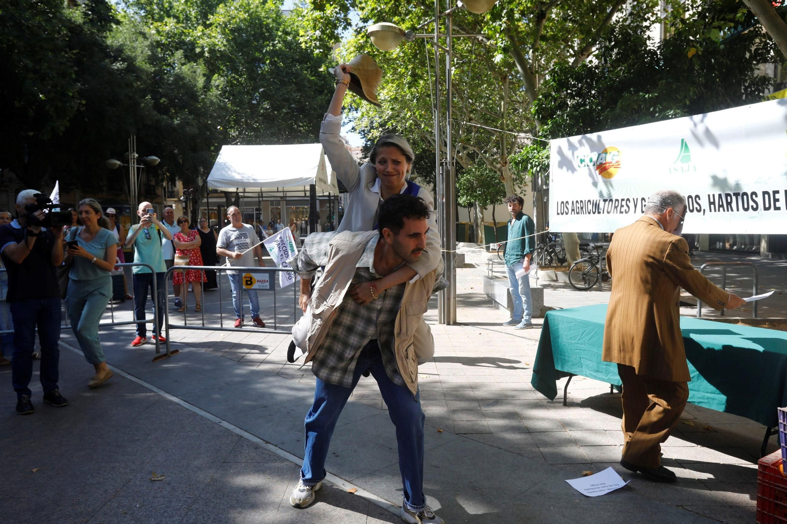 Las imágenes de la concentración de los agricultores de Córdoba "por la supervivencia del campo"