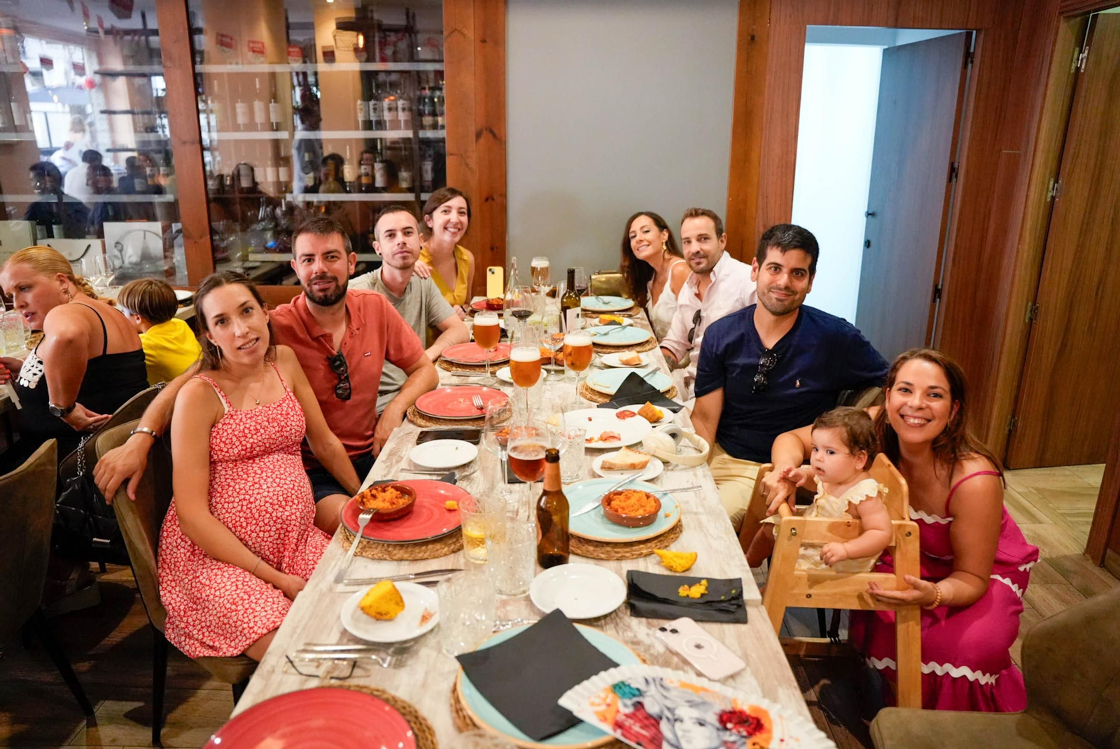 Los almerienses disfrutan del miércoles en la feria de día