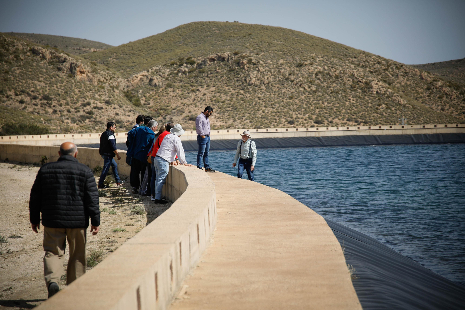 CUCN visita la desaladora de Carboneras y las balsas de Níjar