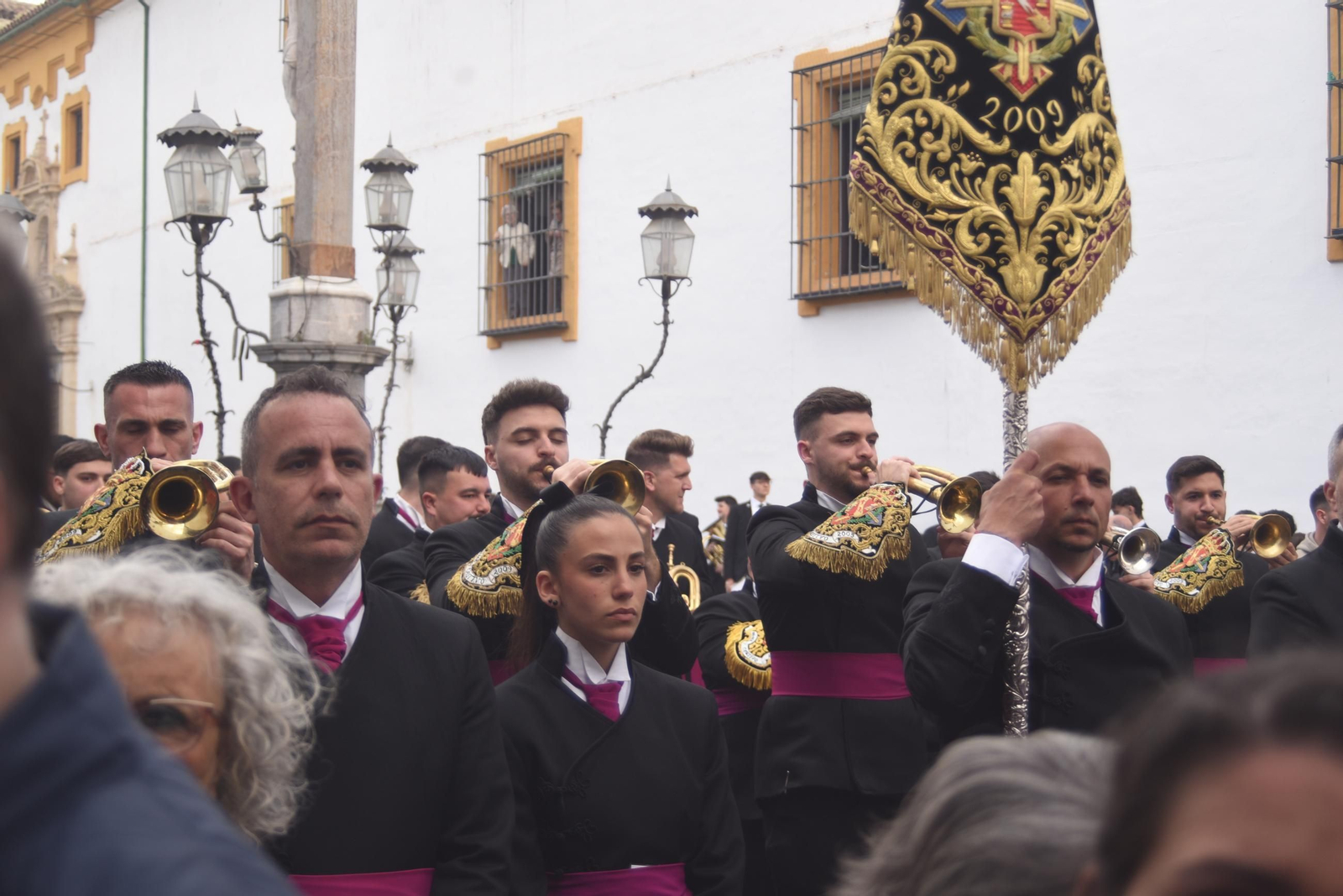 Recogimiento y lágrimas tras la suspensión de la procesión del Císter en este Martes Santo de Córdoba
