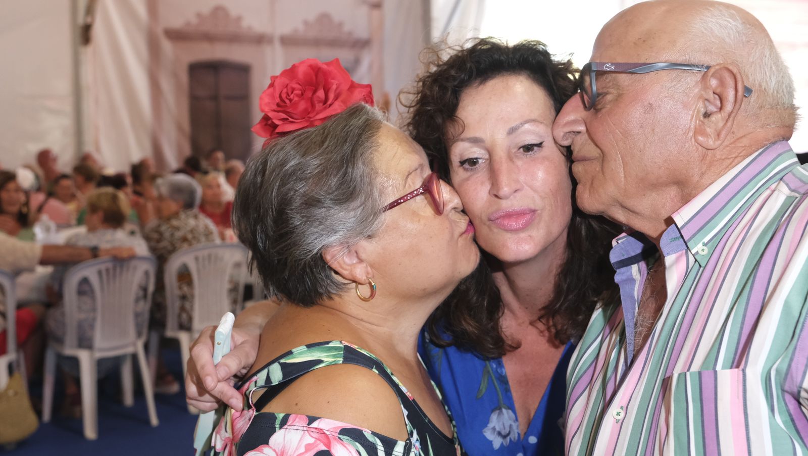 Imágenes de la comida homenaje a los mayores en la Caseta Municipal de la Feria de Almería 2022