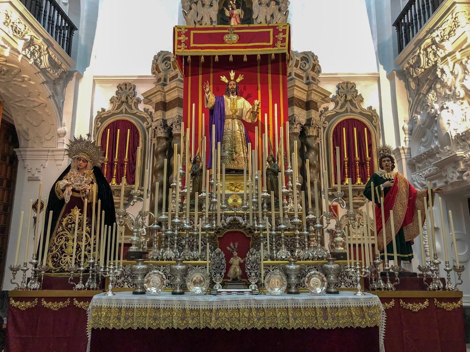 Altar de cultos instalado por La Cena para el inicio de esta Cuaresma 2019