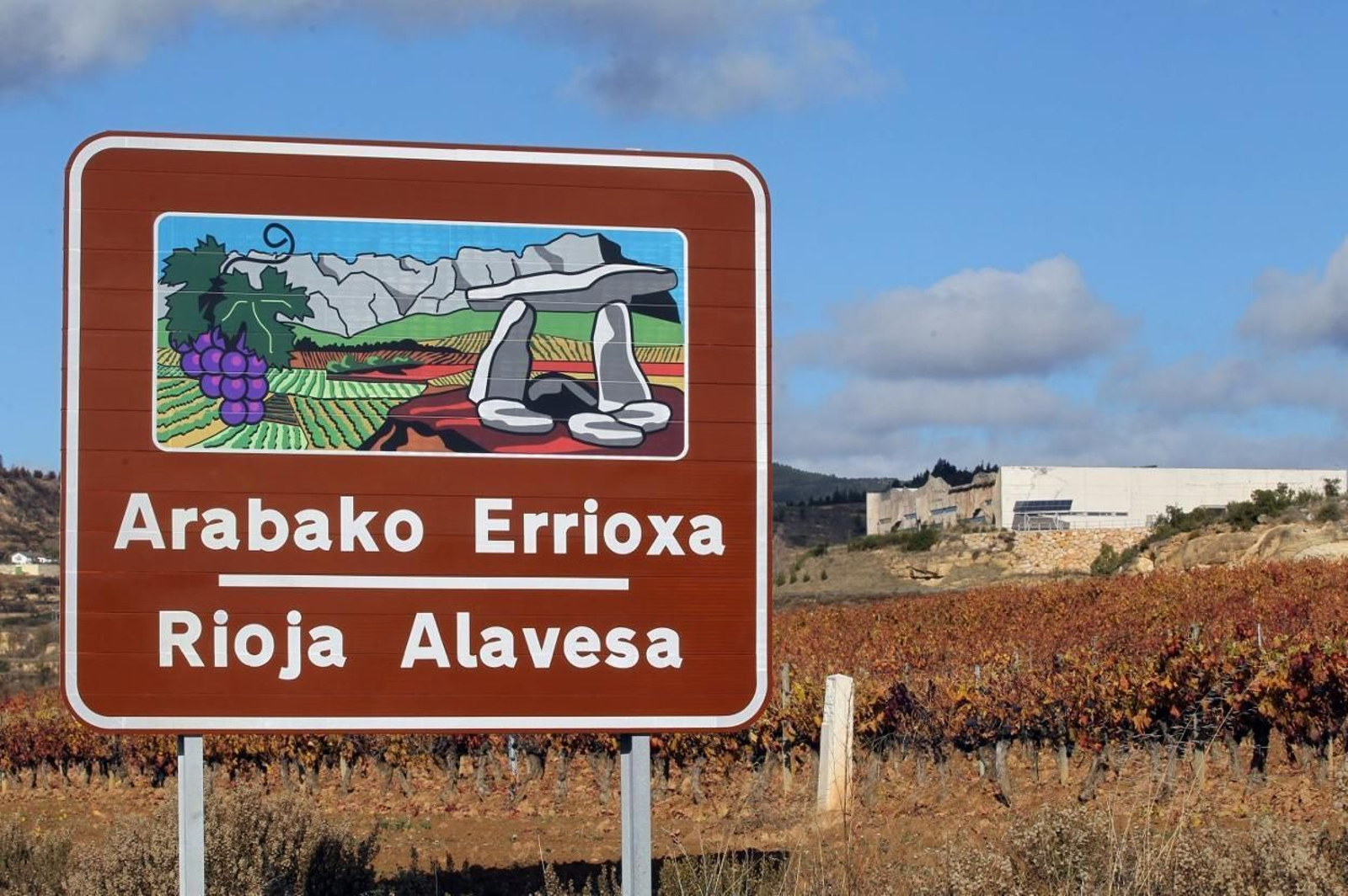 Cartel de la Ruta de la Rioja Alavesa.