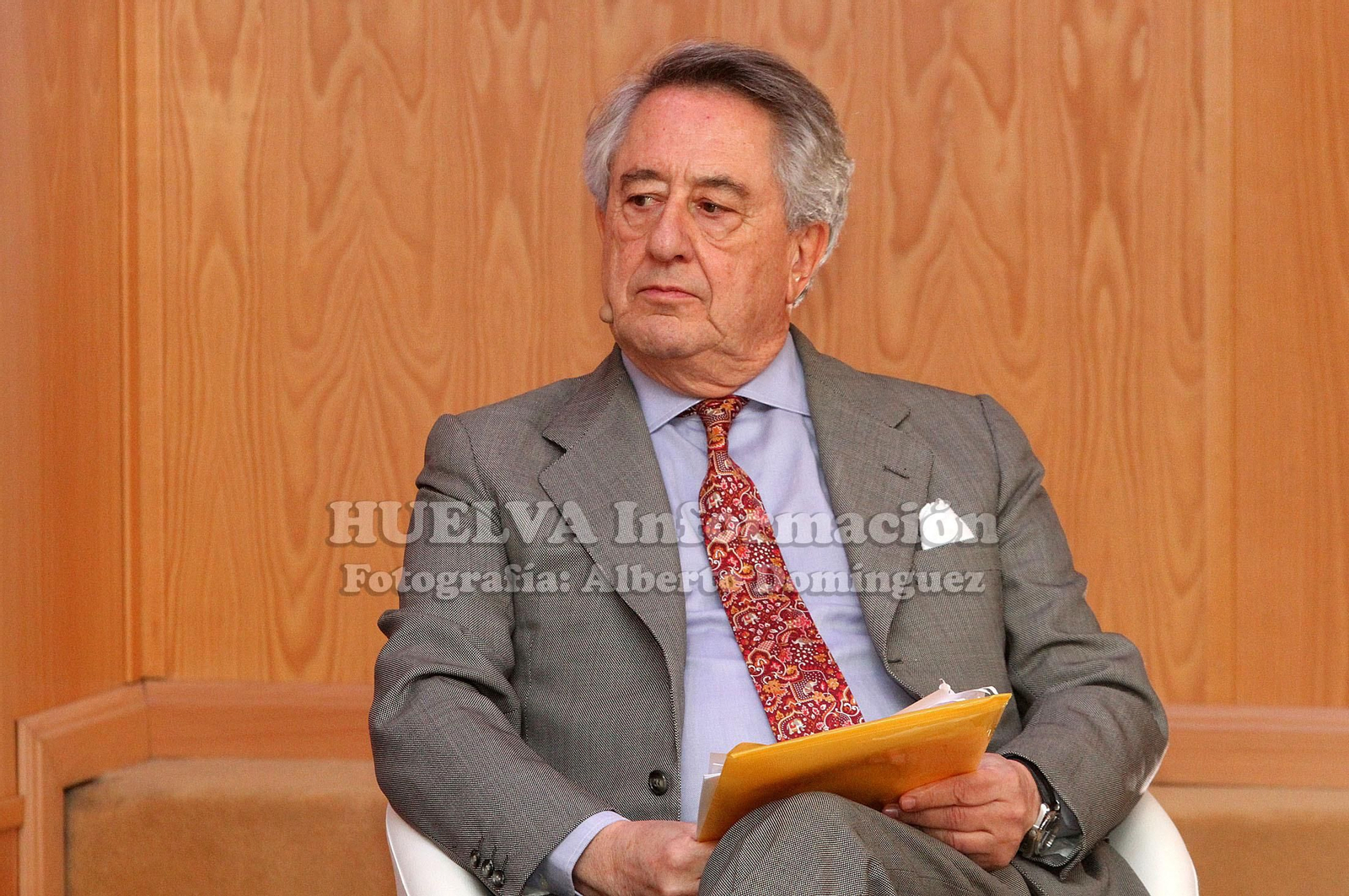 Mesa redonda en la FOE sobre retos y oportunidades de la transición energética, en imágenes