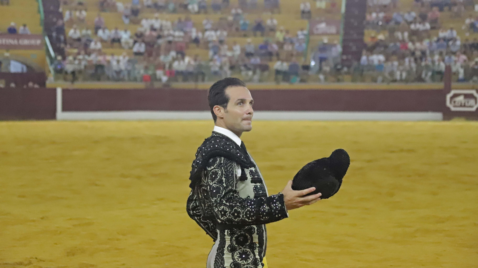 Fotos de la corrida del jueves de la Feria de La Línea: Diego Ventura, José María Manzanares y Roca Rey