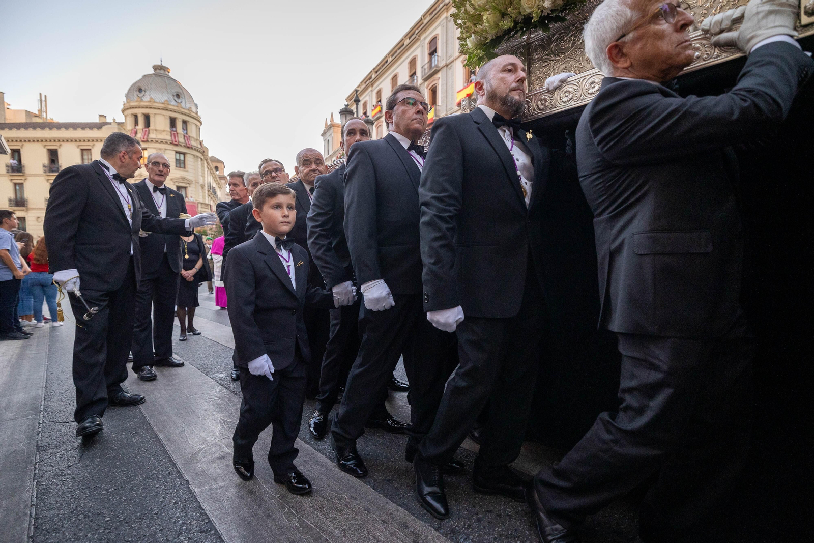 Fotos: así ha sido la procesión de la Virgen de las Angustias de Granada