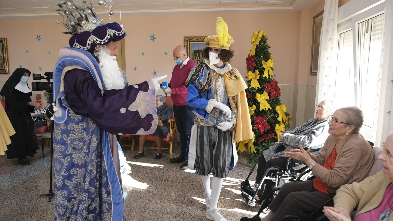 Los Reyes Magos en la Residencia Santa Teresa Jornet