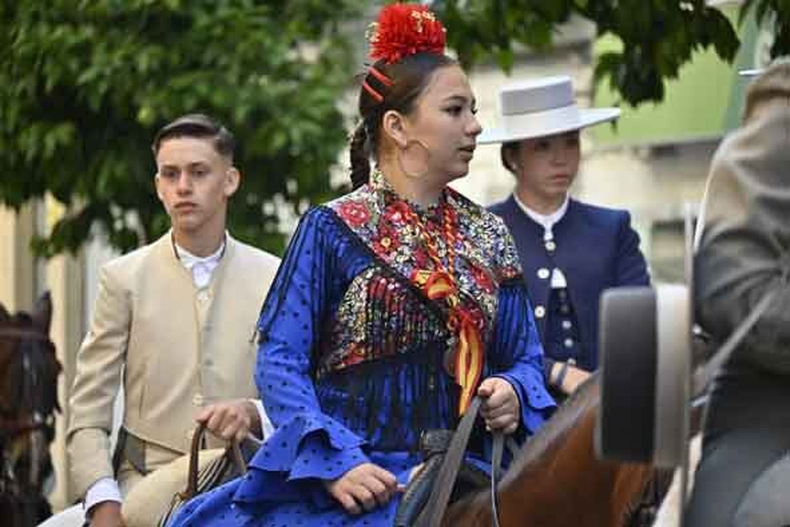 Las mejores imágenes de los peregrinos en la salida de Emigrantes