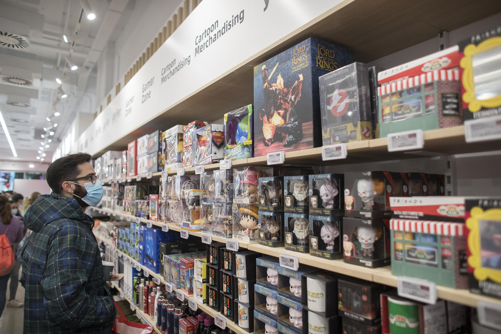 Así ha sido la apertura de AliExpress Plaza en el Centro Comercial Lagoh de Sevilla