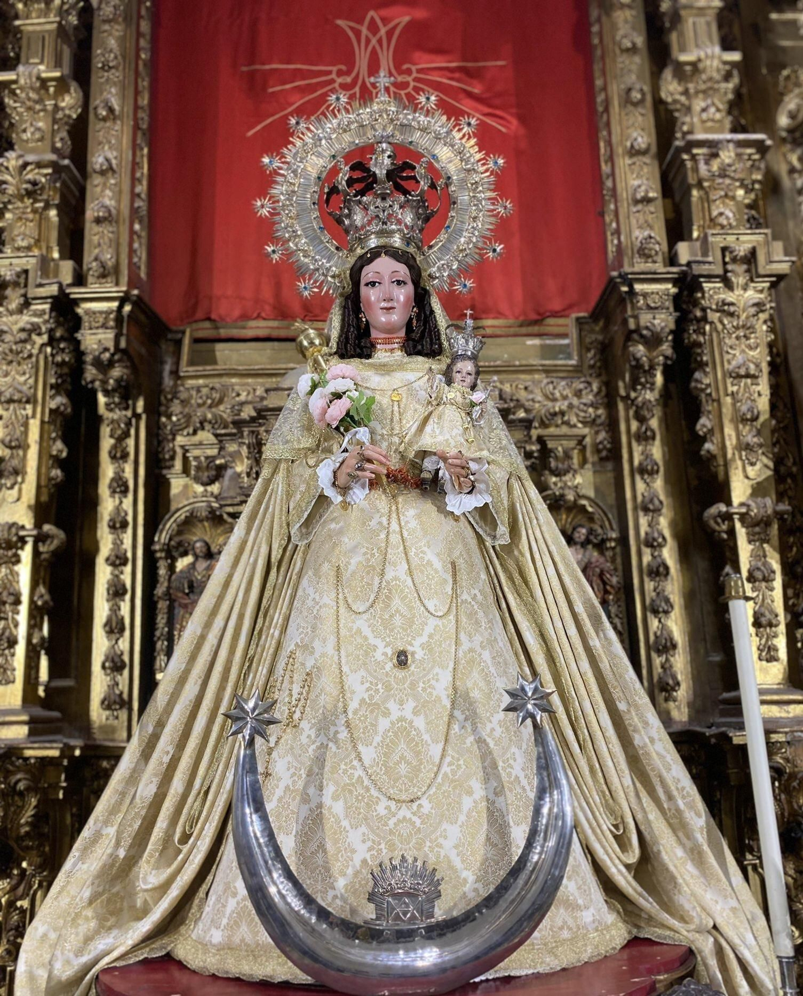 Así luce actualmente la Virgen de los Remedios fuera de su camarín