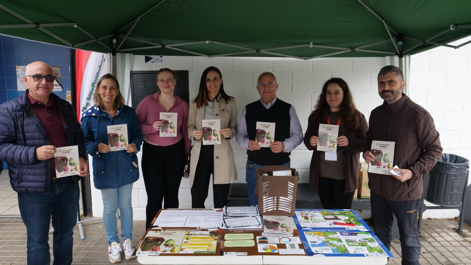 La nueva campaña 'La orgánica al marrón' para incentivar el recicjale en El Ejido.
