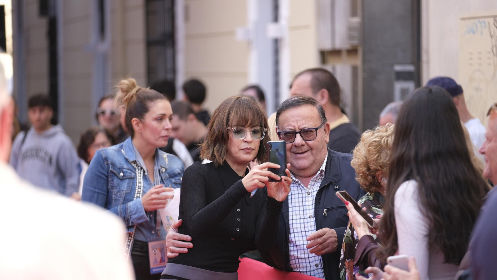 Verónica Sánchez, una estrella de FICAL en el Paseo de la Fama de Almería, en imágenes