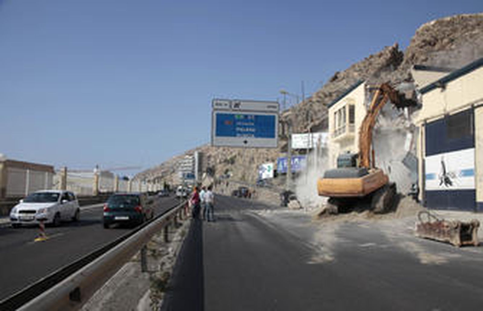24 empresas presentan su oferta para la demolición de las naves industriales de La Foca