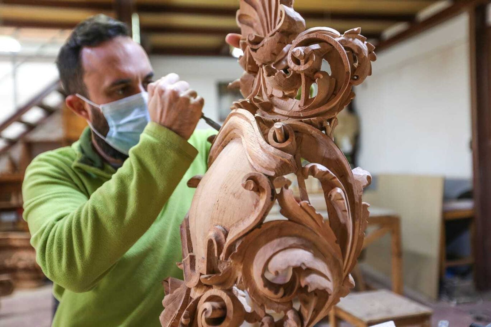 Manuel Oliva, en su taller.