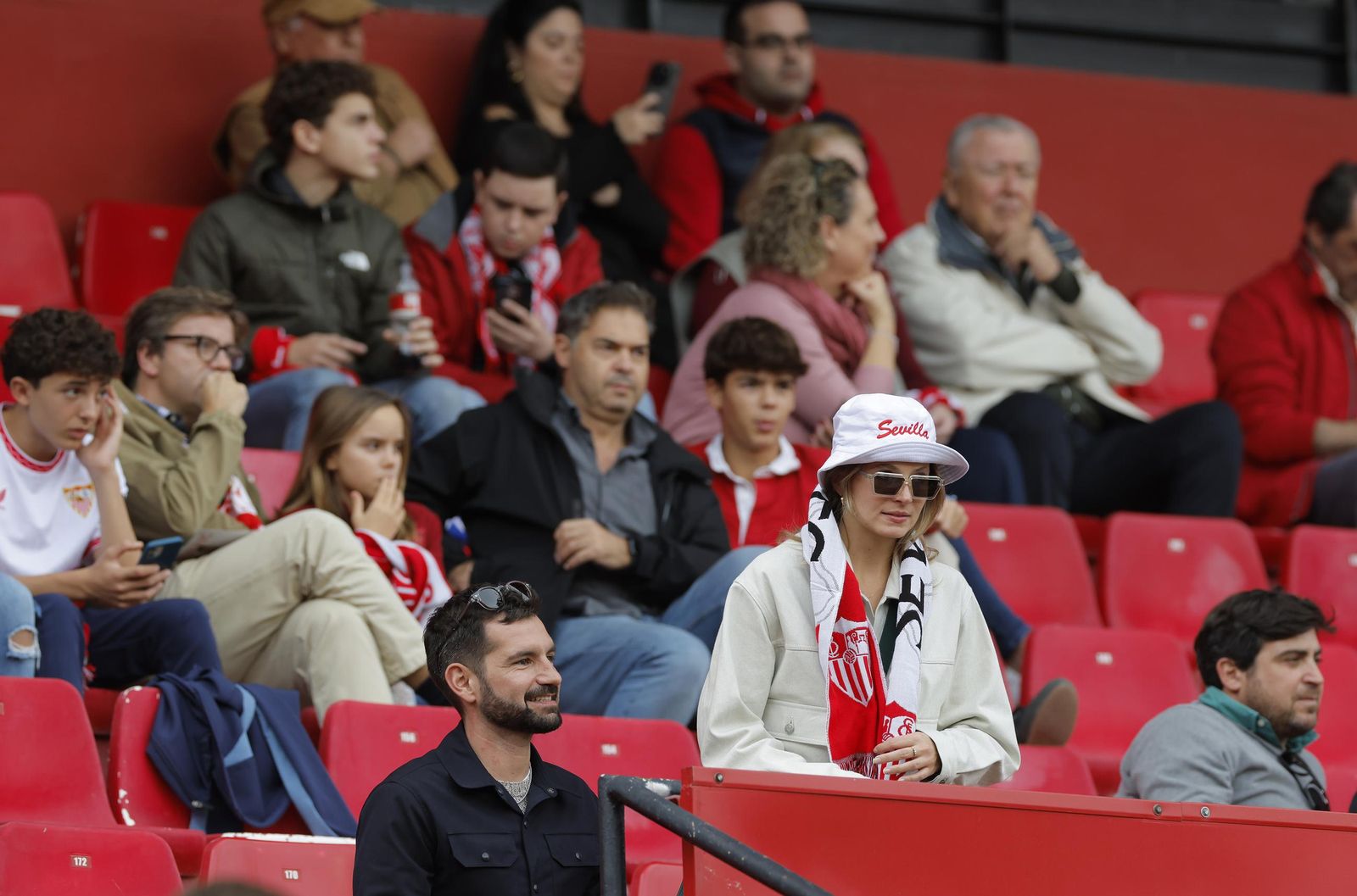 Búscate en las fotos del Sevilla fc - Rayo