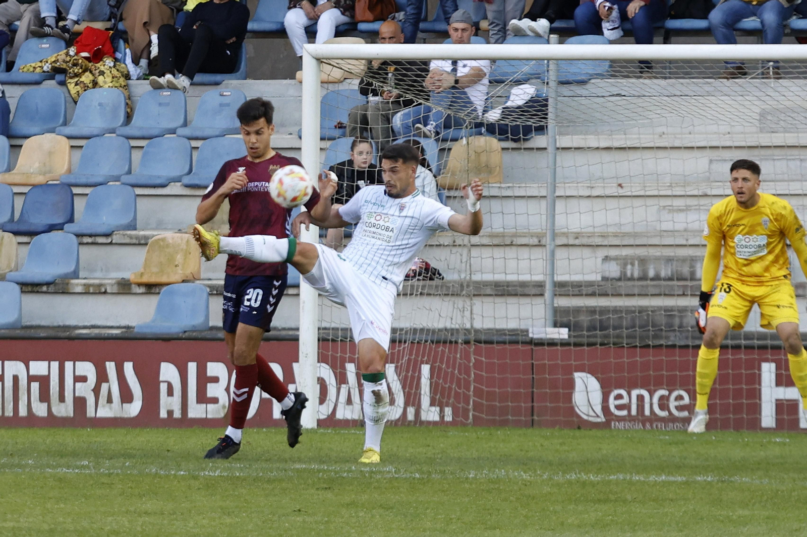 La derrota del Córdoba CF en Pontevedra, en imágenes