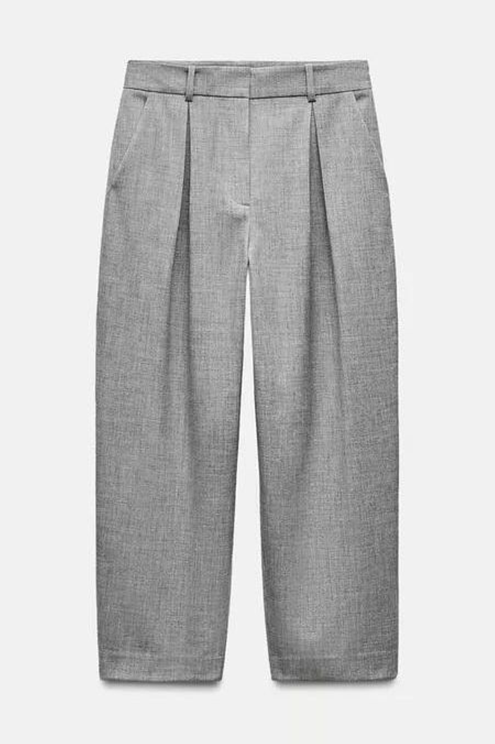 Pantalones grises de Zara.