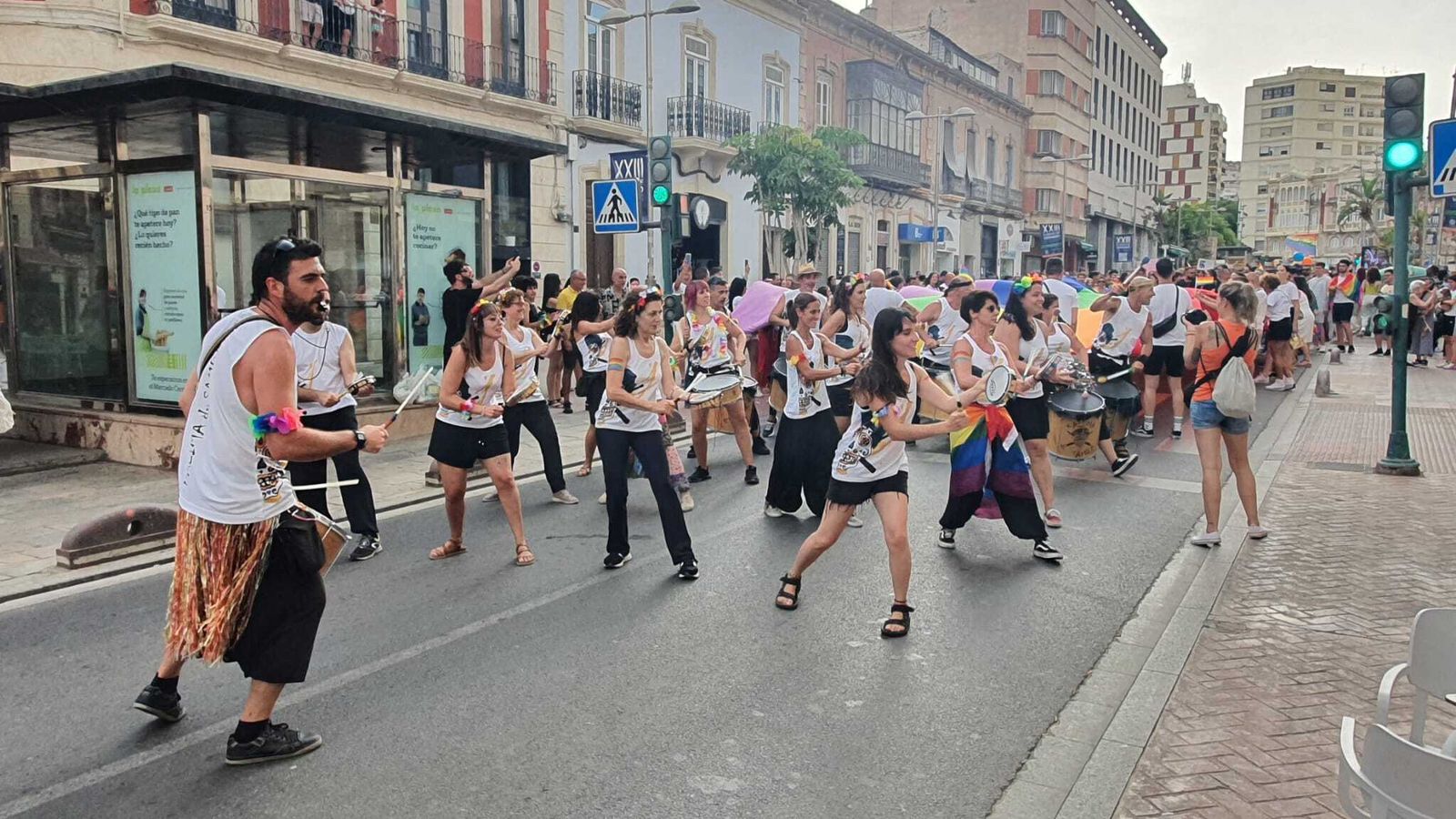 No han faltado los tradicionales sonidos reivindicativos con la batucada.