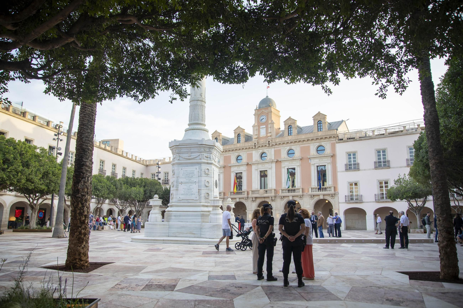 Las imágenes de la inauguración de la Plaza de la Constitución en Almería