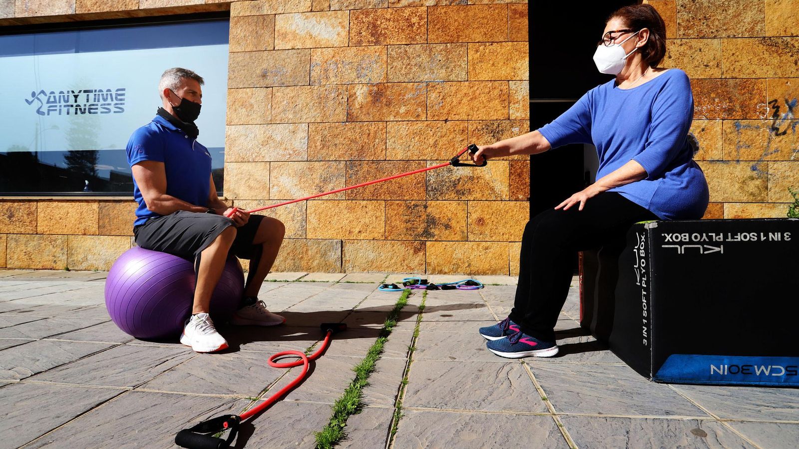 Anytime Fitness realiza sus entrenamientos en la plaza del Cine.