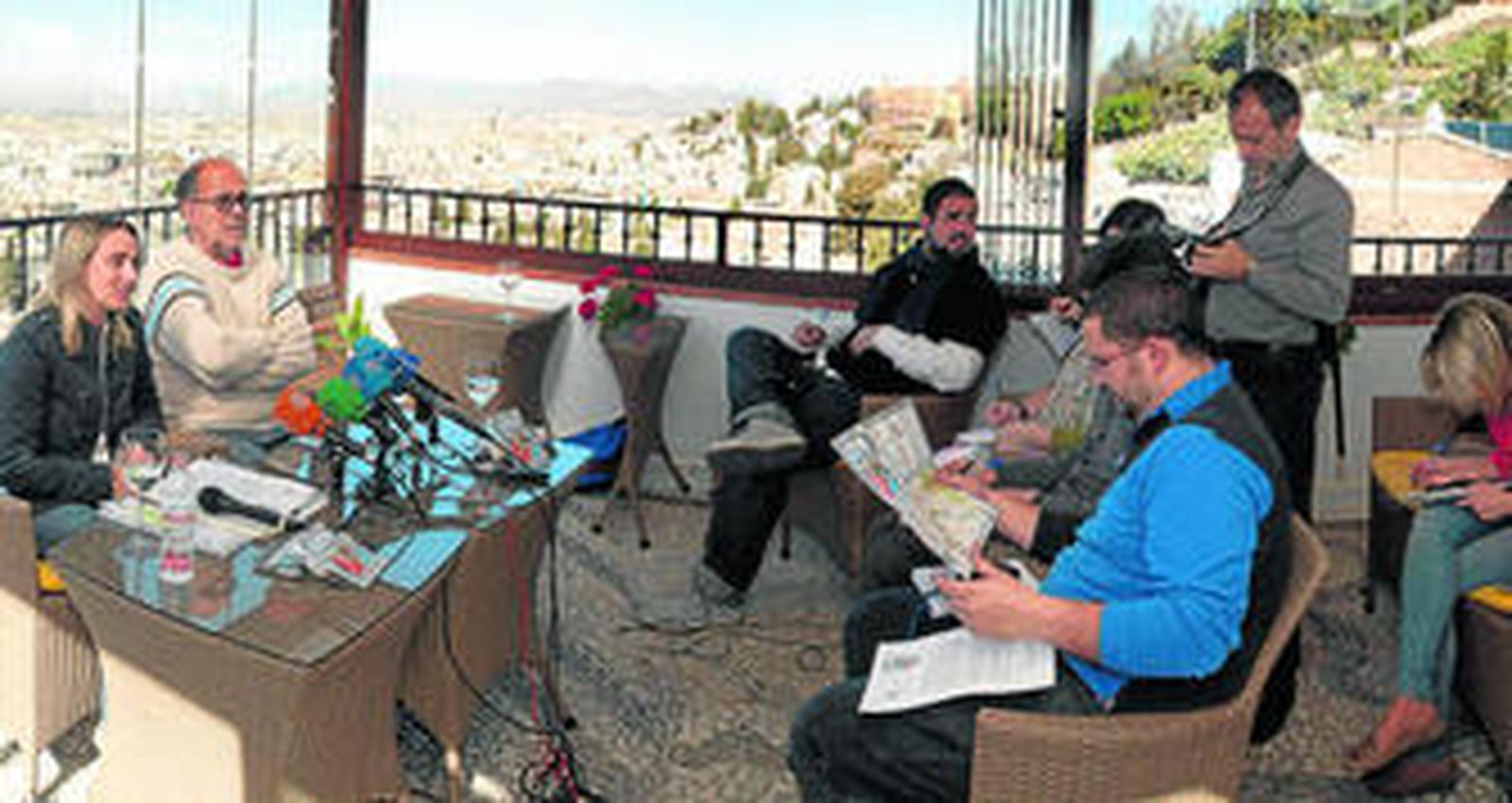 El Hotel Arabeluj prestó su magnífico mirador como escenario para la presentación de la ruta.