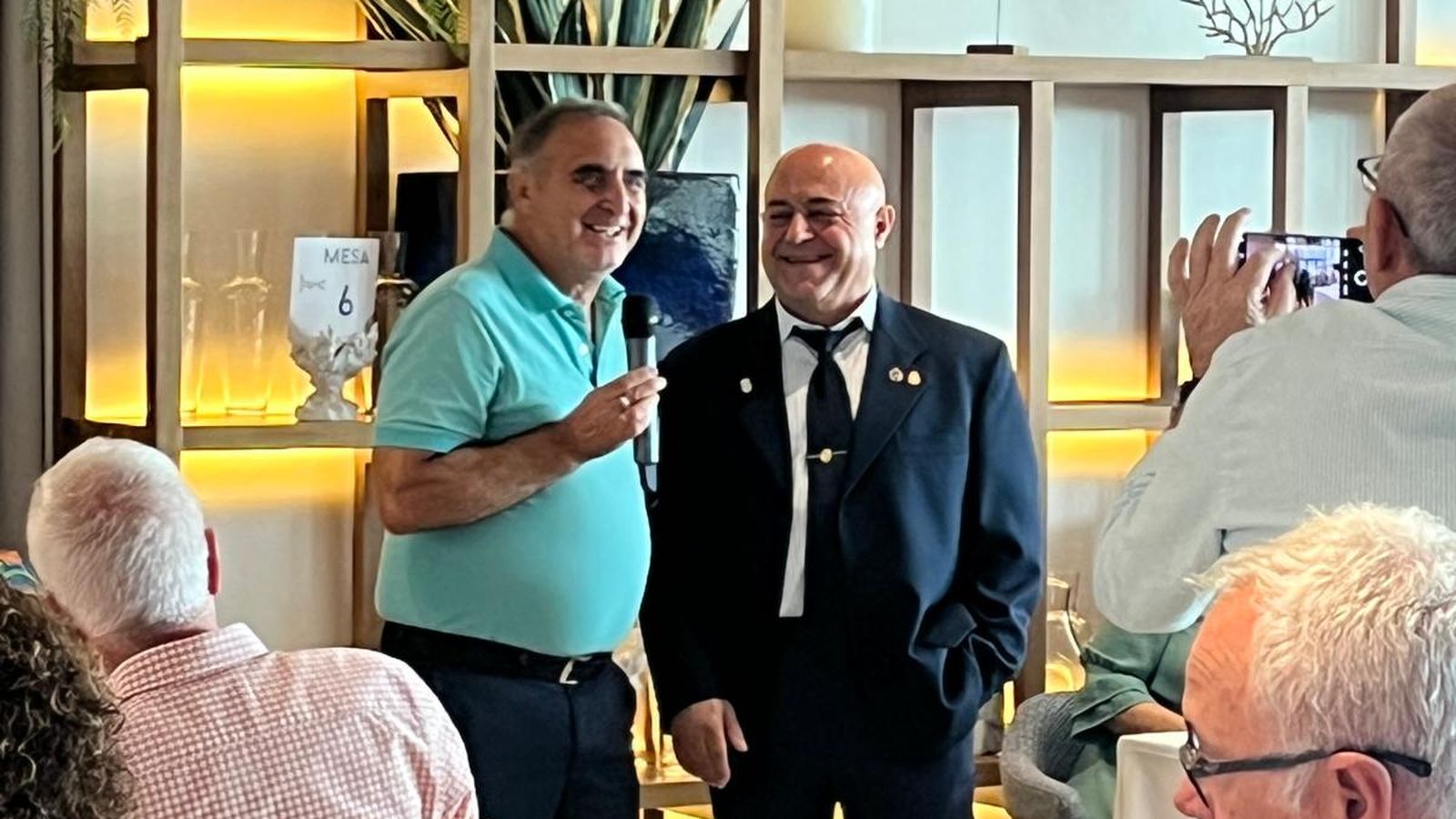 Comida de homenaje por su jubilación a Francisco Martínez, jefe de Servicios de 'El Acebuche'